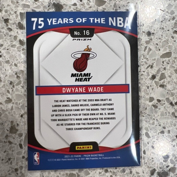 DWAYNE WADE PRIZM CARD 75 YEARS OF NBA MIAMI HEAT - Picture 2 of 2